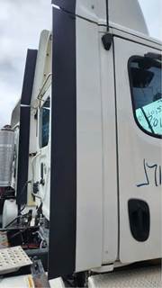 Freightliner Cascadia 125 Right Cab Fairing