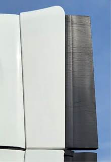 Freightliner Cascadia 125 Left Cab Fairing