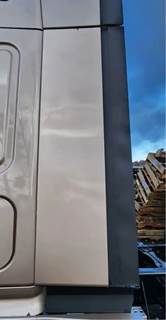 Freightliner Cascadia 126 Left Cab Fairing