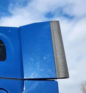 Freightliner Cascadia 126 Left Cab Fairing