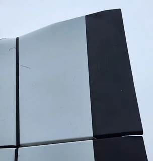 Freightliner Cascadia 126 Left Cab Fairing