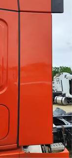 Freightliner Cascadia 126 Left Cab Fairing