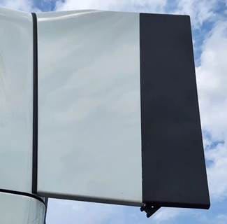 Freightliner Cascadia 126 Left Cab Fairing