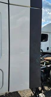 Freightliner Cascadia 126 Left Cab Fairing