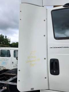 International 8600 Right Cab Fairing