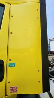 International RH613 Left Cab Fairing