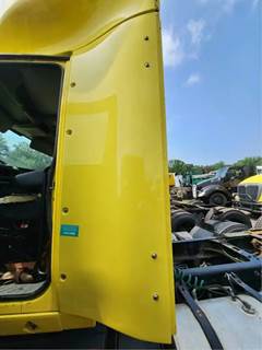 International RH613 Left Cab Fairing