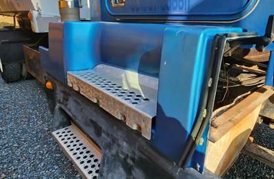 Kenworth T600 Right Cab Fairing