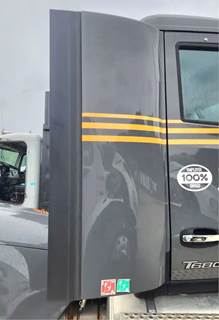 Kenworth T680 Right Cab Fairing