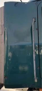 Mack Pinnacle CXU612 Right Cab Fairing for a 2015 Mack CXU612