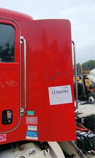 Peterbilt 384 Left Cab Fairing