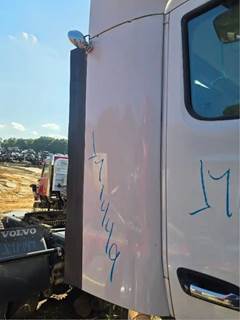 Peterbilt 567 Right Cab Fairing