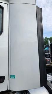 Peterbilt 579 Left Cab Fairing