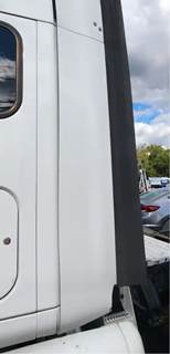 Peterbilt 587 Left Cab Fairing