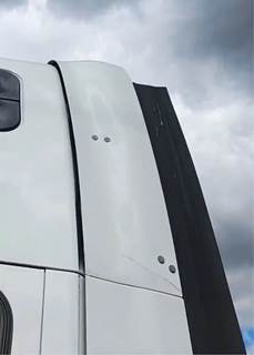 Peterbilt 587 Left Cab Fairing