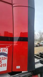 Volvo VNL Left Cab Fairing