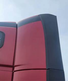 Volvo VNL Left Cab Fairing