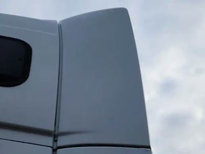 Volvo VNL Left Cab Fairing