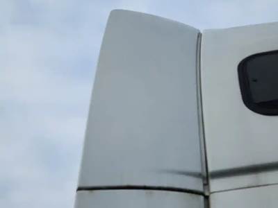 Volvo VNL Right Cab Fairing