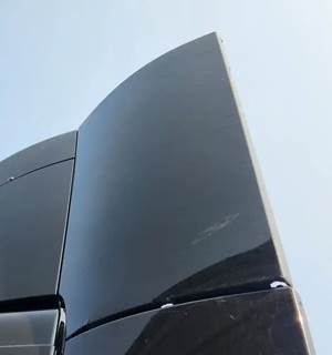 Volvo VNL Left Cab Fairing