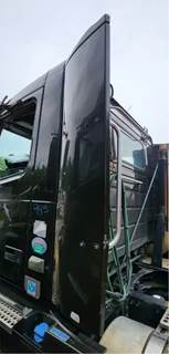 Volvo VNL Left Cab Fairing