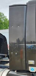 Volvo VNL Right Cab Fairing