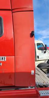 Volvo VNL Left Cab Fairing