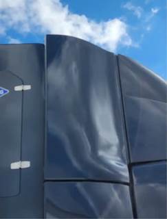 Volvo VNL Right Cab Fairing