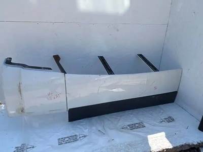 Volvo VNL Right Cab Fairing