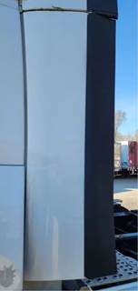 Volvo VNL Left Cab Fairing