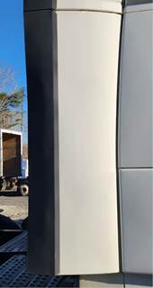 Volvo VNL Right Cab Fairing