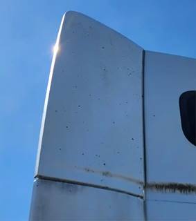 Volvo VNL Right Cab Fairing