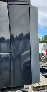 Volvo VNL Left Cab Fairing