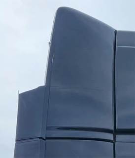 Volvo VNL Right Cab Fairing