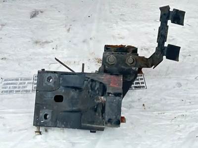 Peterbilt 579 Cab Mount