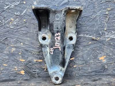 Peterbilt 587 Cab Mount