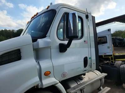 Freightliner Cascadia 113 Cab Assembly