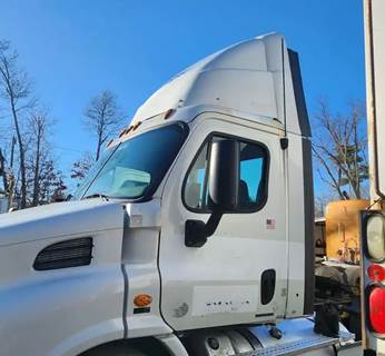 Freightliner Cascadia 113 Cab Assembly