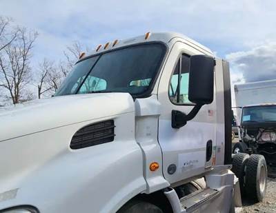 Freightliner Cascadia 113 Cab Assembly