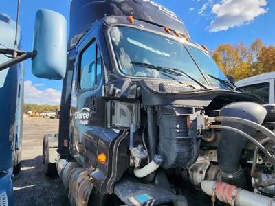 Freightliner Cascadia 113 Cab Assembly