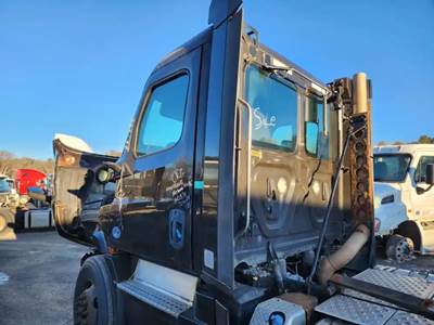 Freightliner Cascadia 116 Cab Assembly for a 2020 Freightliner Cascadia 116 Day Cab