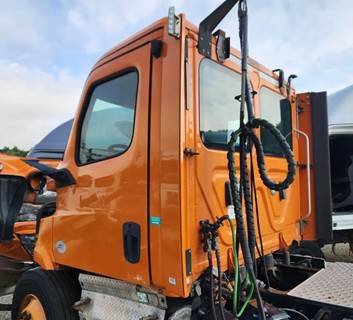 Freightliner Cascadia 116 Cab Assembly for a 2019 Freightliner Cascadia 116 Day Cab