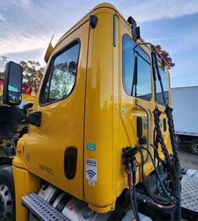 Freightliner Cascadia 125 Cab Assembly