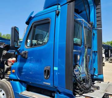 Freightliner Cascadia 125 Cab Assembly