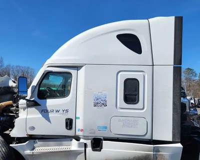 Freightliner Cascadia 126 Cab Assembly