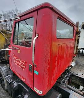 International F2554 Cab Assembly for a 1982 International F-2554