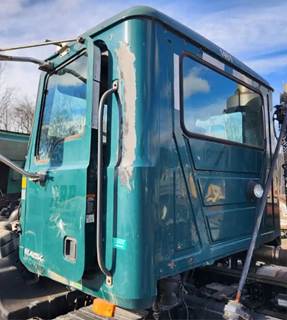 Mack Pinnacle CXU612 Cab Assembly for a 2009 Mack CXU612