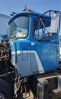Mack RD685S Cab Assembly