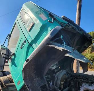 Mitsubishi FM65F Cab Assembly