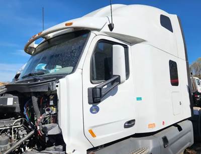 Peterbilt 579 Cab Assembly